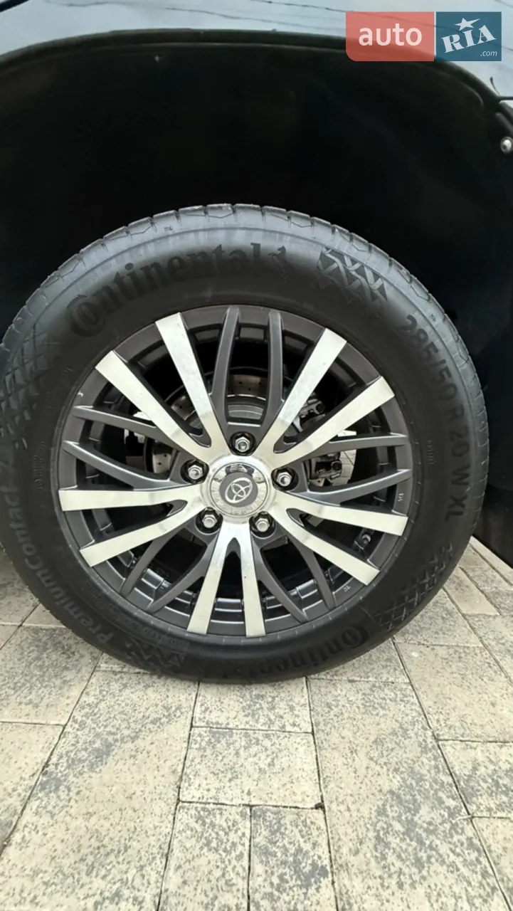 Toyota Land Cruiser 2011 photo 3
