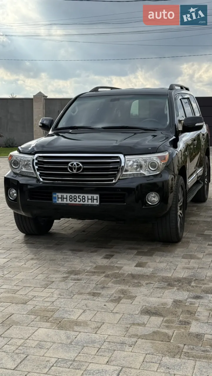 Toyota Land Cruiser 2011 photo 2