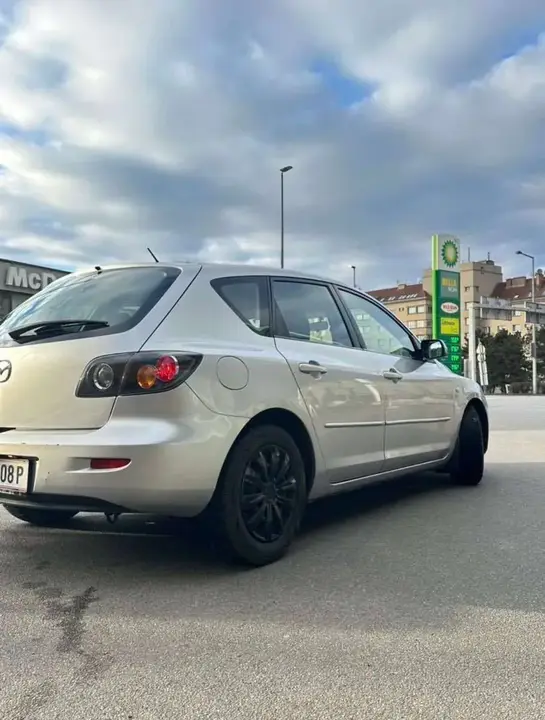 Mazda Mazda3 2006 photo 2