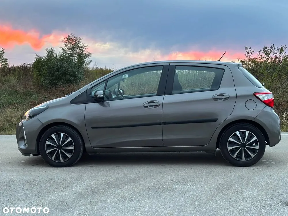 Toyota Yaris 2017 photo 4