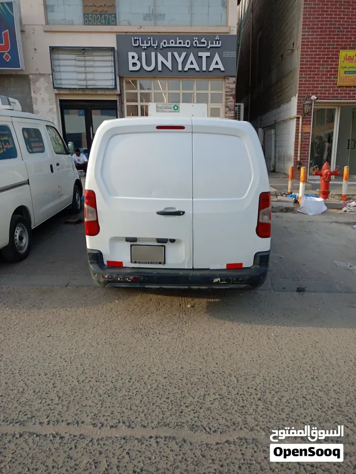 Peugeot Partner 2022 photo 2