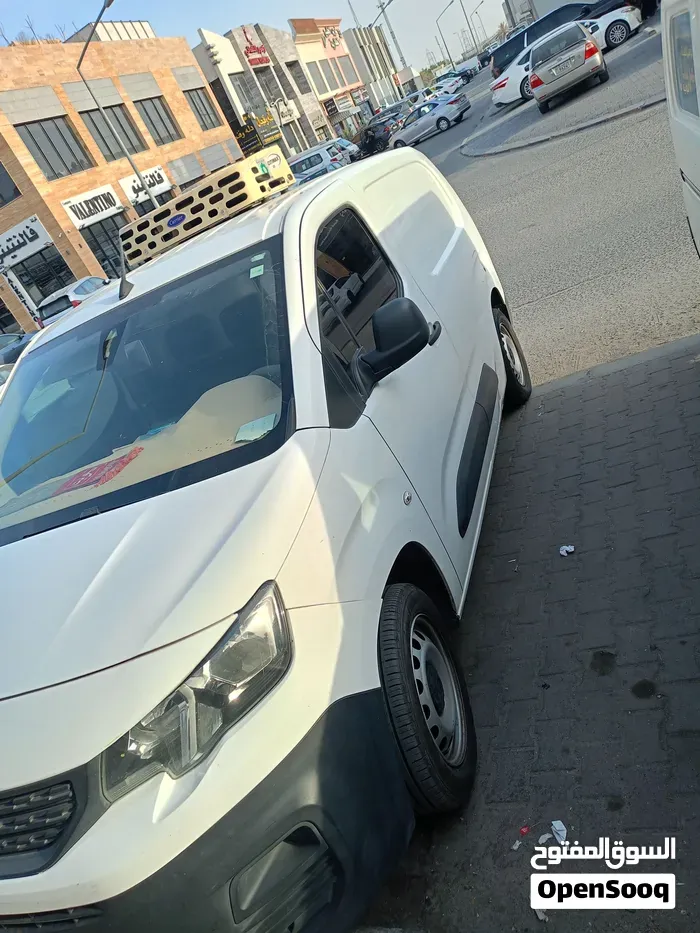 Peugeot Partner 2022 photo 4