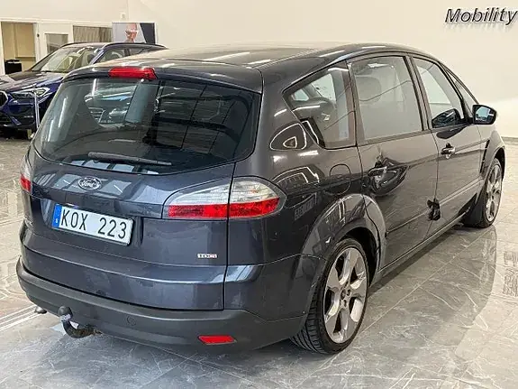 Ford S-Max 2010 photo 5