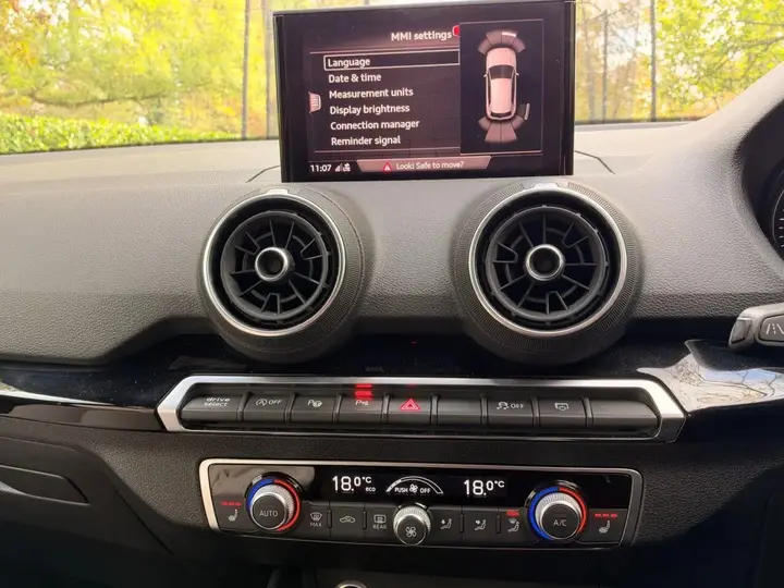 Audi Q2 2019 photo 5