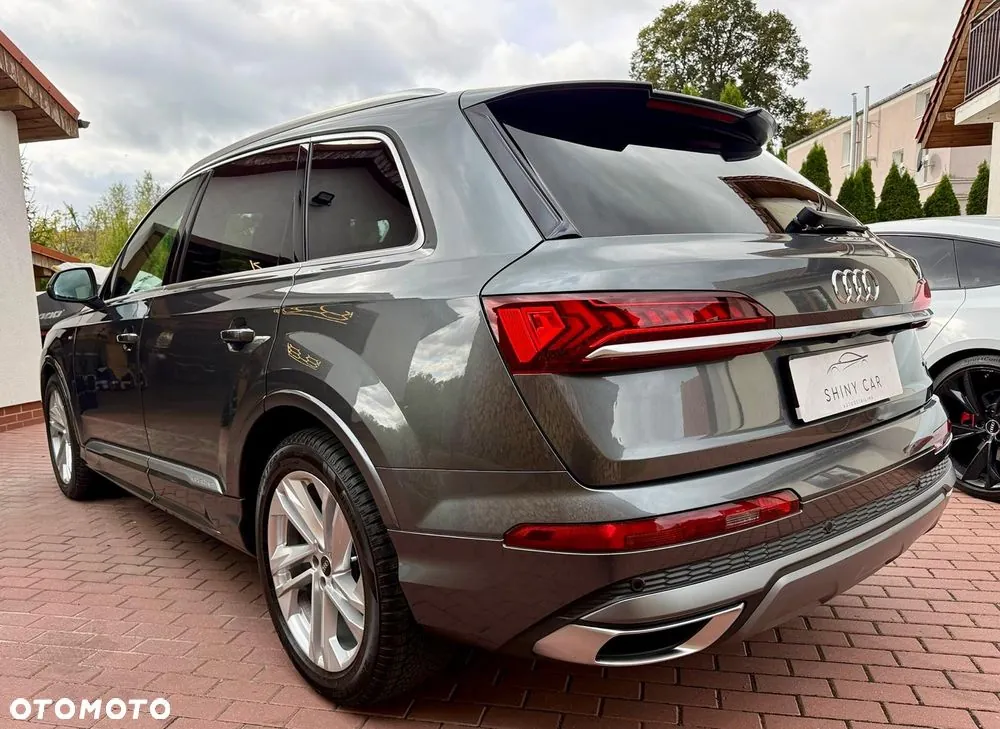 Audi Q7 2021 photo 2