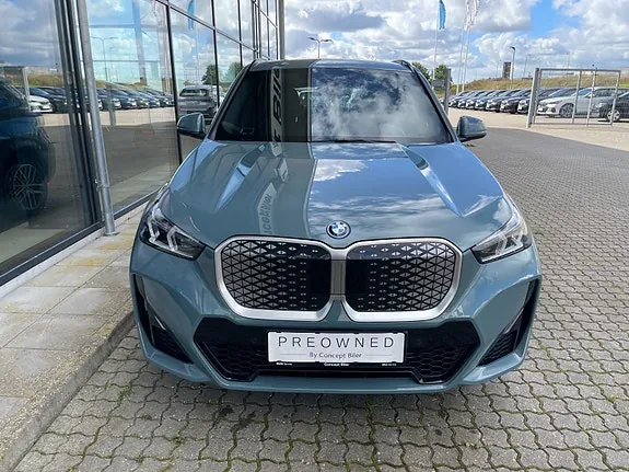 BMW Ix1 2026 photo 2