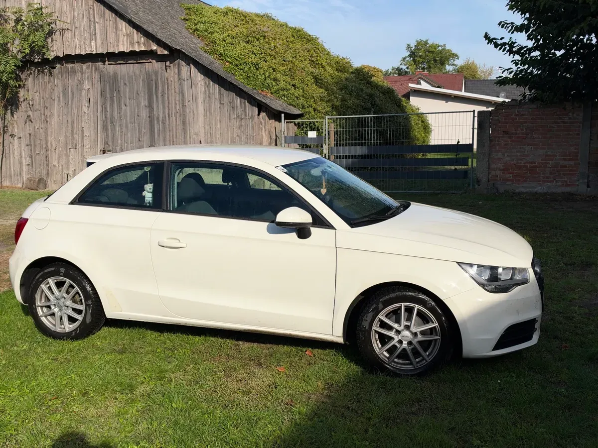 Audi A1 2013 photo 2
