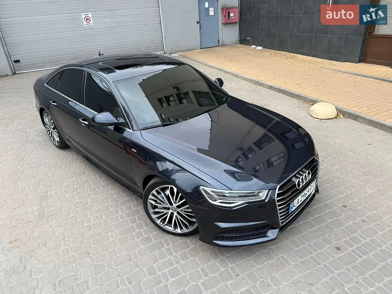 Audi A6 2017 photo 2