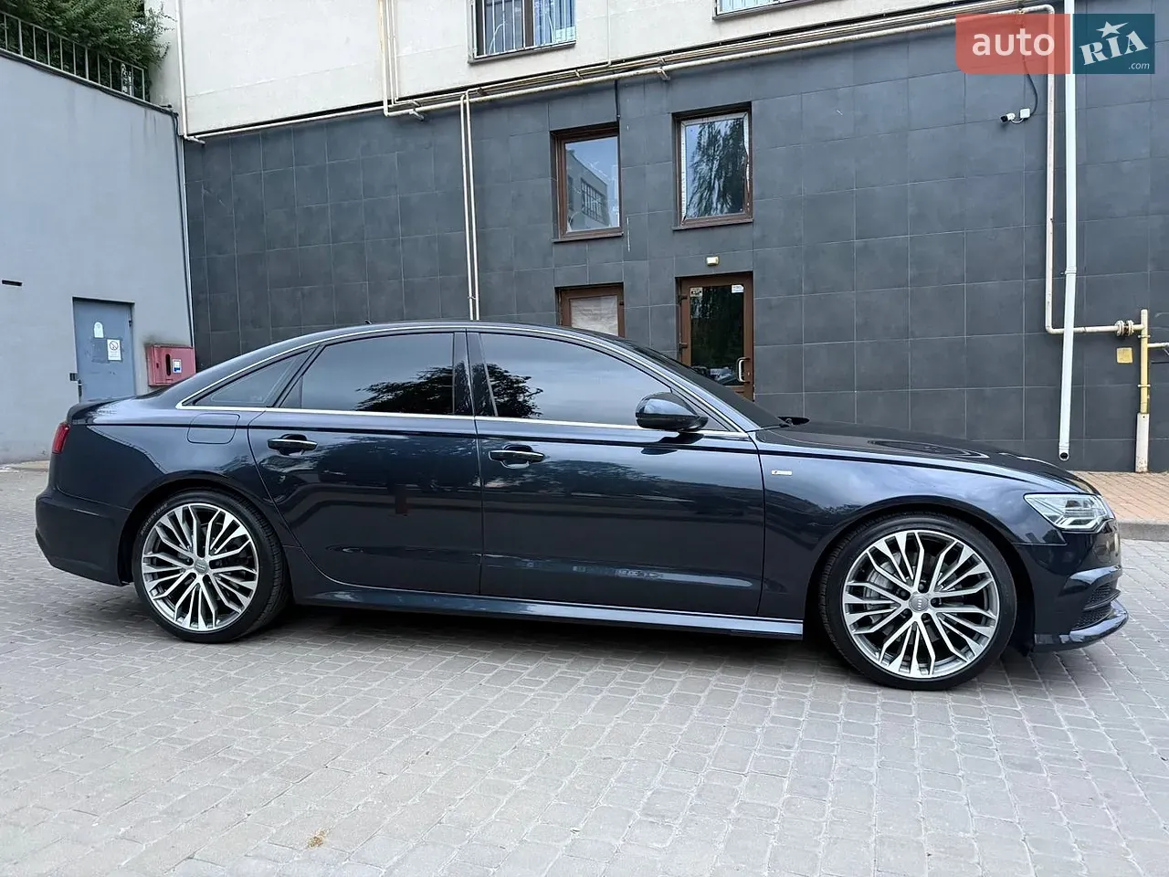Audi A6 2017 photo 4