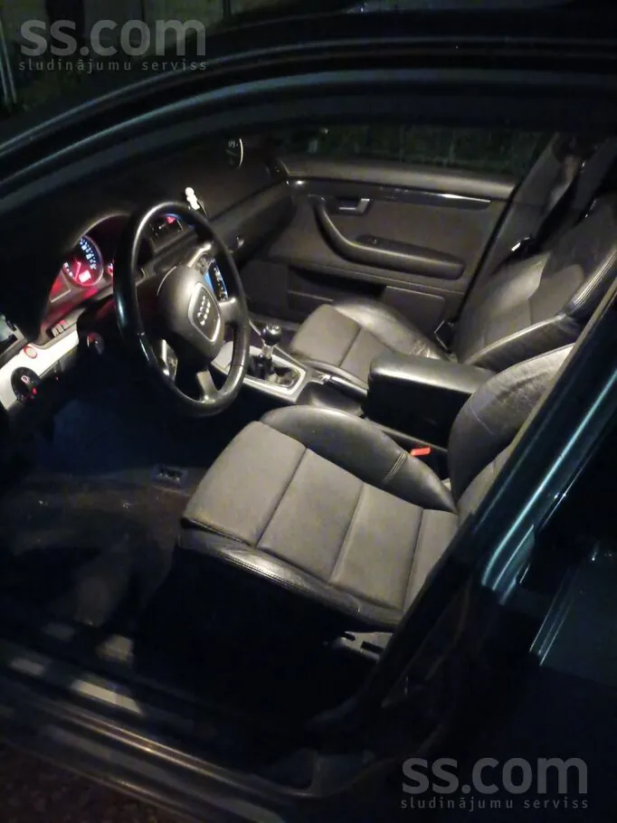 Audi A4 2004 photo 4