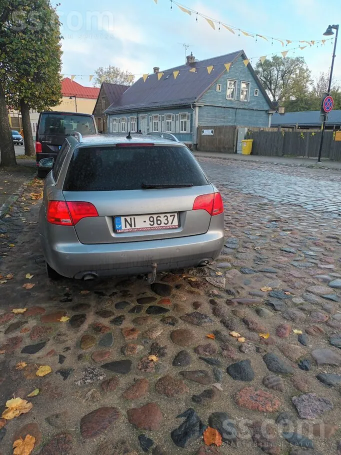 Audi A4 2004 photo 2