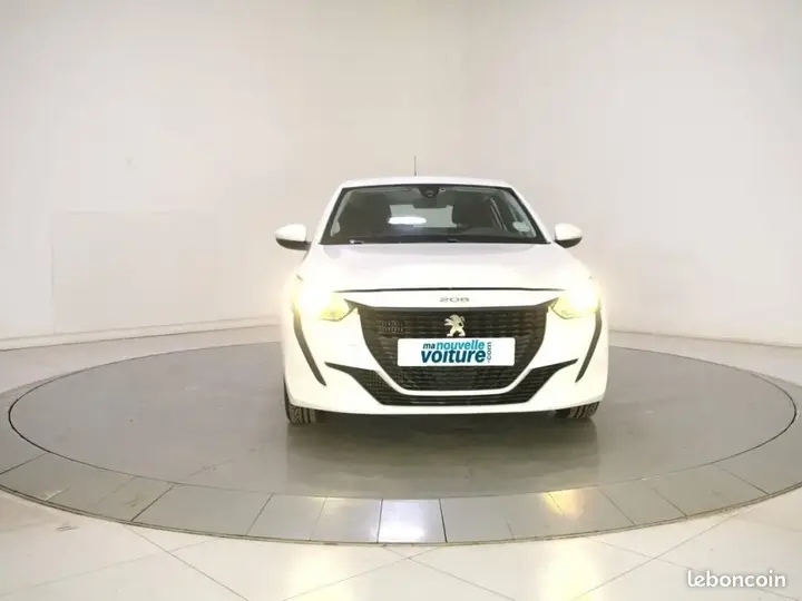 Peugeot 208 2021 photo 2