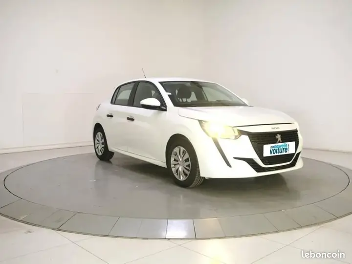 Peugeot 208 2021 photo 3