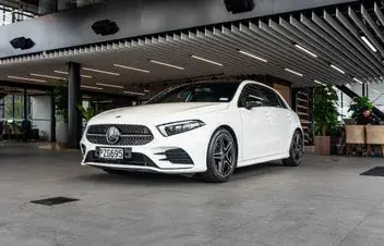 Mercedes-Benz A 180 2023 photo 2