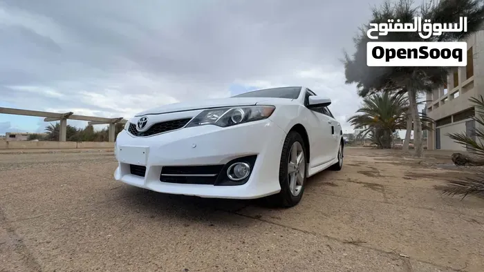 Toyota Camry 2014 photo 2