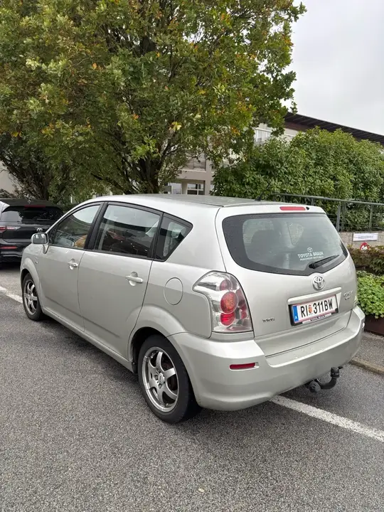 Toyota Corolla Verso 2004 photo 3