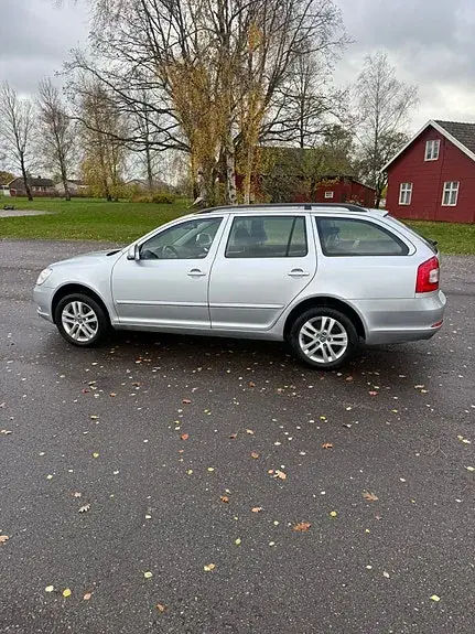 Skoda Octavia 2012 photo 4