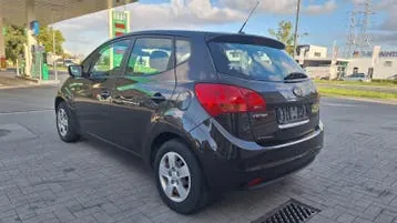 Kia Venga 2010 photo 2