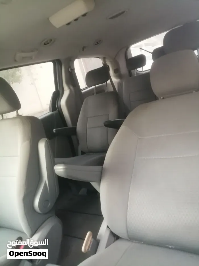 Dodge Caravan 2010 photo 4