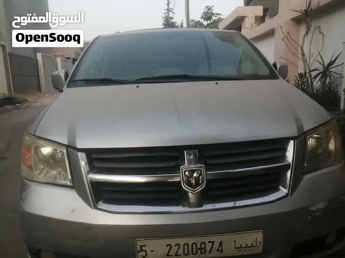 Dodge Caravan 2010 photo 2