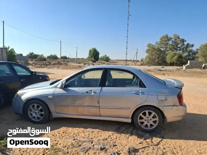 Kia Spectra 2005 photo 2
