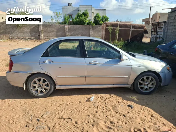 Kia Spectra 2005 photo 4