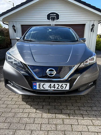 Nissan Leaf 2021 photo 2