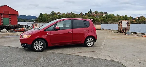 Mitsubishi Colt 2010 photo 2
