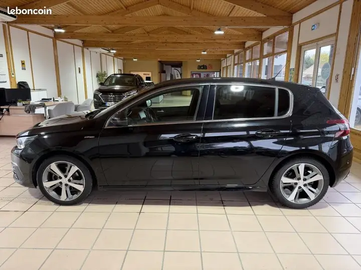 Peugeot 308 2019 photo 2