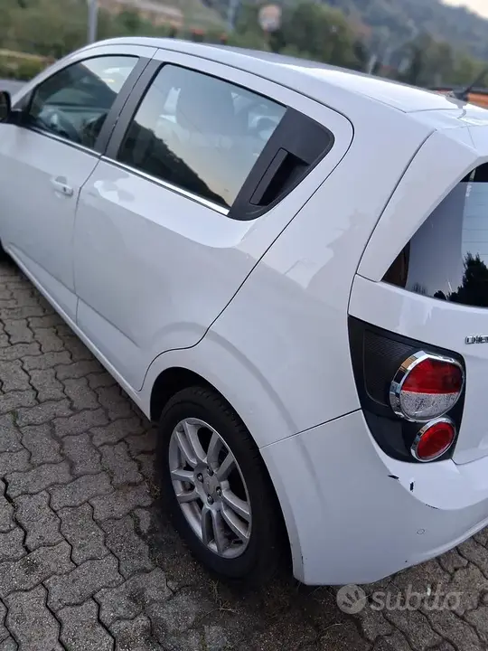 Chevrolet Aveo 2012 photo 5