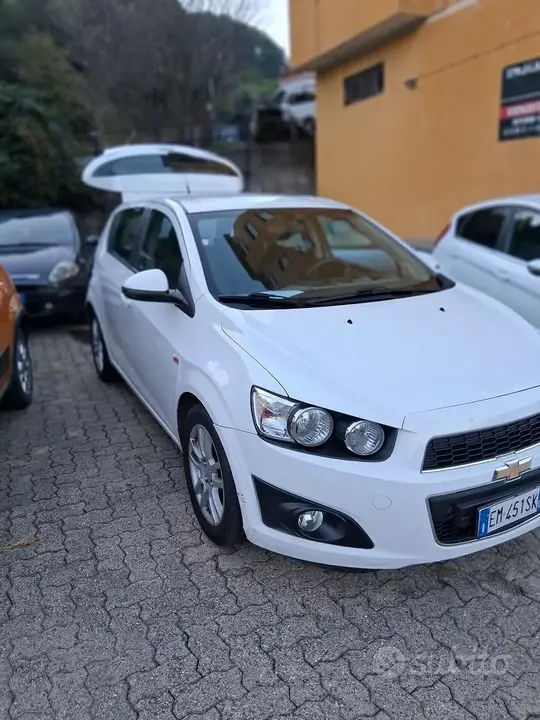 Chevrolet Aveo 2012 photo 2