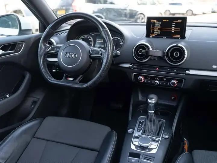 Audi A3 2015 photo 2