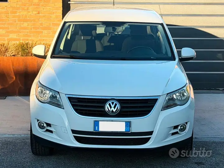 Volkswagen Tiguan 2008 photo 2