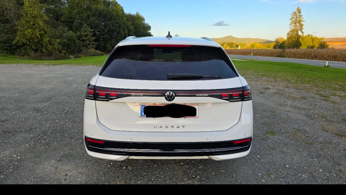 Volkswagen Passat 2024 photo 3