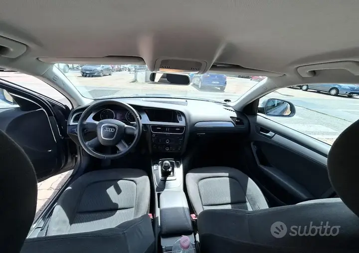 Audi A4 2009 photo 2