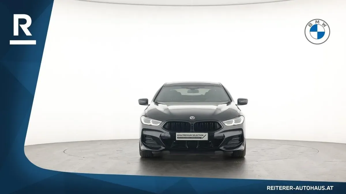BMW 8 Series 2023 photo 2
