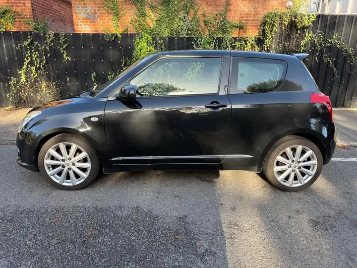 Suzuki Swift 2007 photo 2