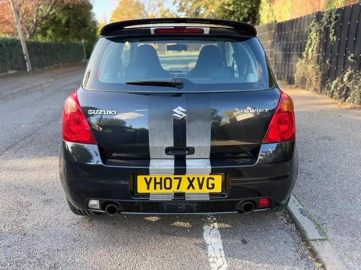 Suzuki Swift 2007 photo 4