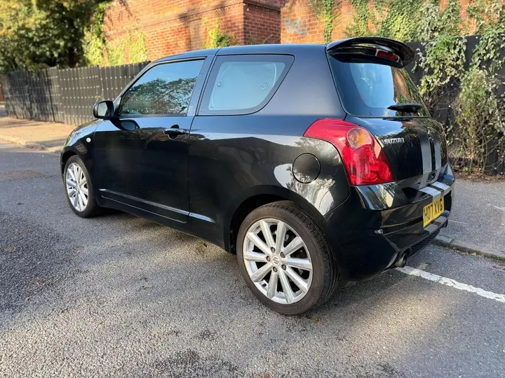 Suzuki Swift 2007 photo 3