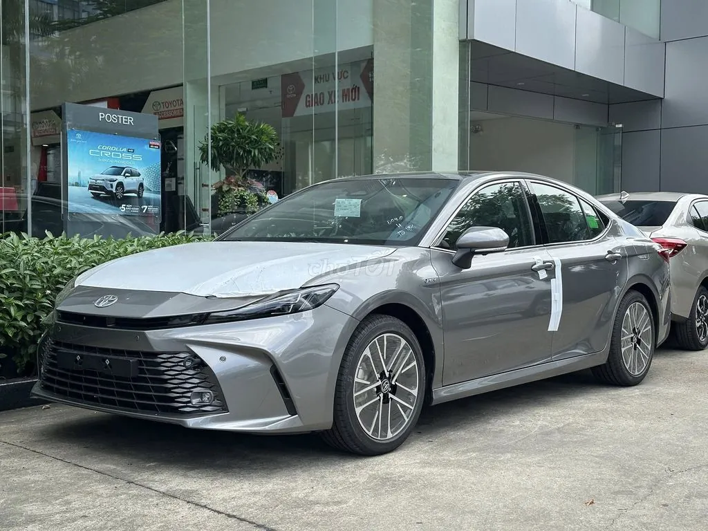 Toyota Camry 2026 photo 2