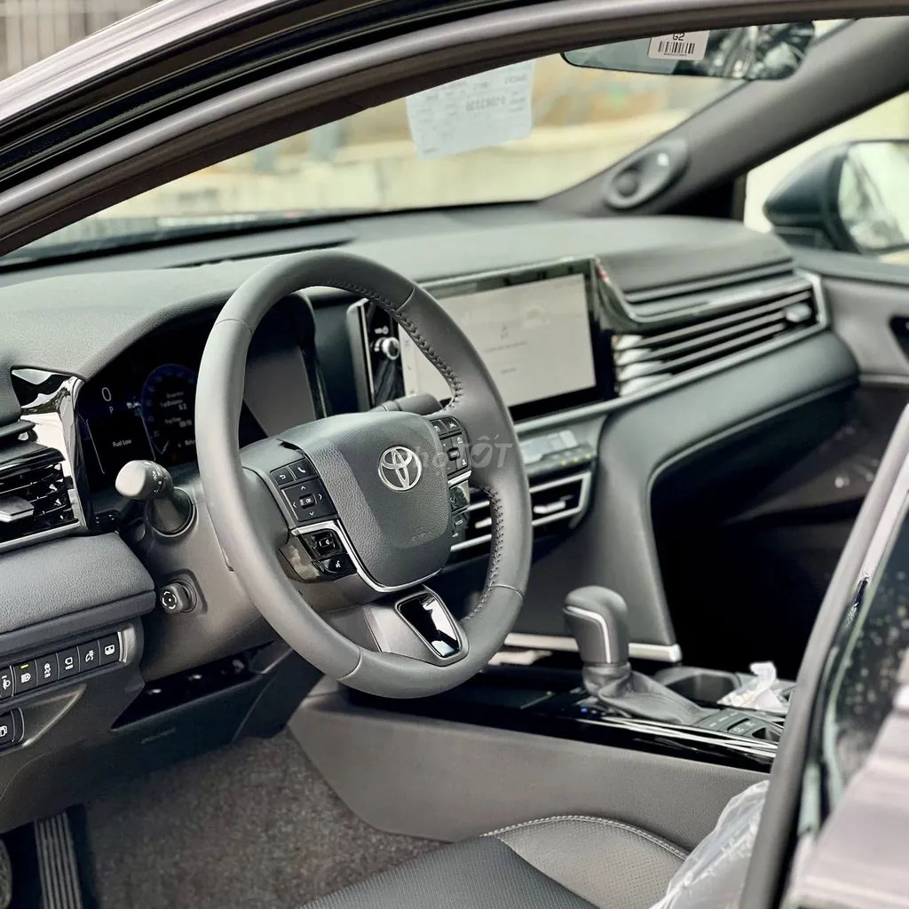 Toyota Camry 2026 photo 5