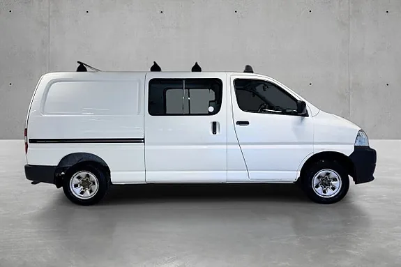 Toyota Hiace 2008 photo 2