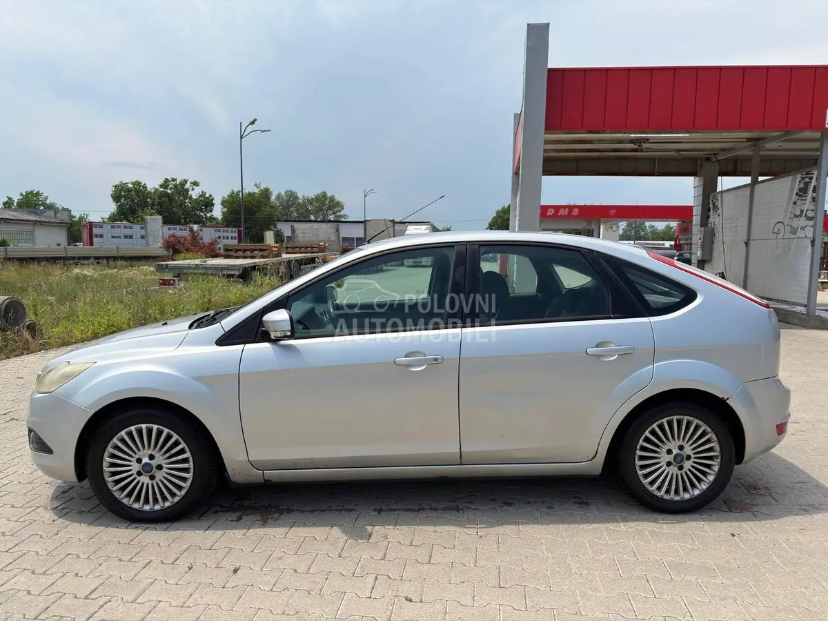 Ford Focus 2010 photo 3