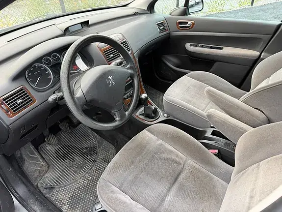 Peugeot 307 2004 photo 2