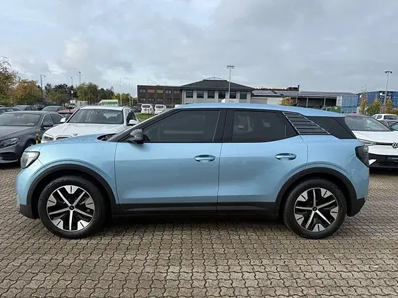 Ford Explorer 2025 photo 2