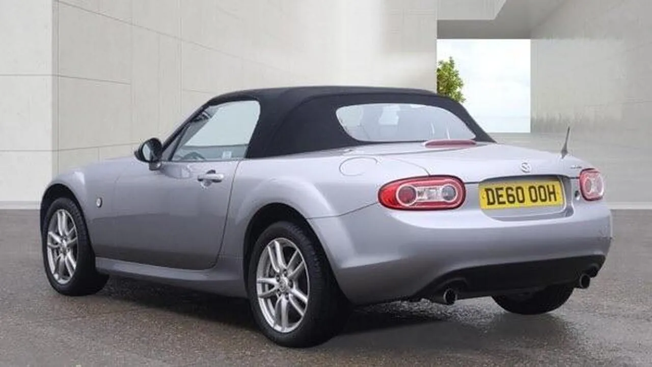Mazda Mx-5 2010 photo 3