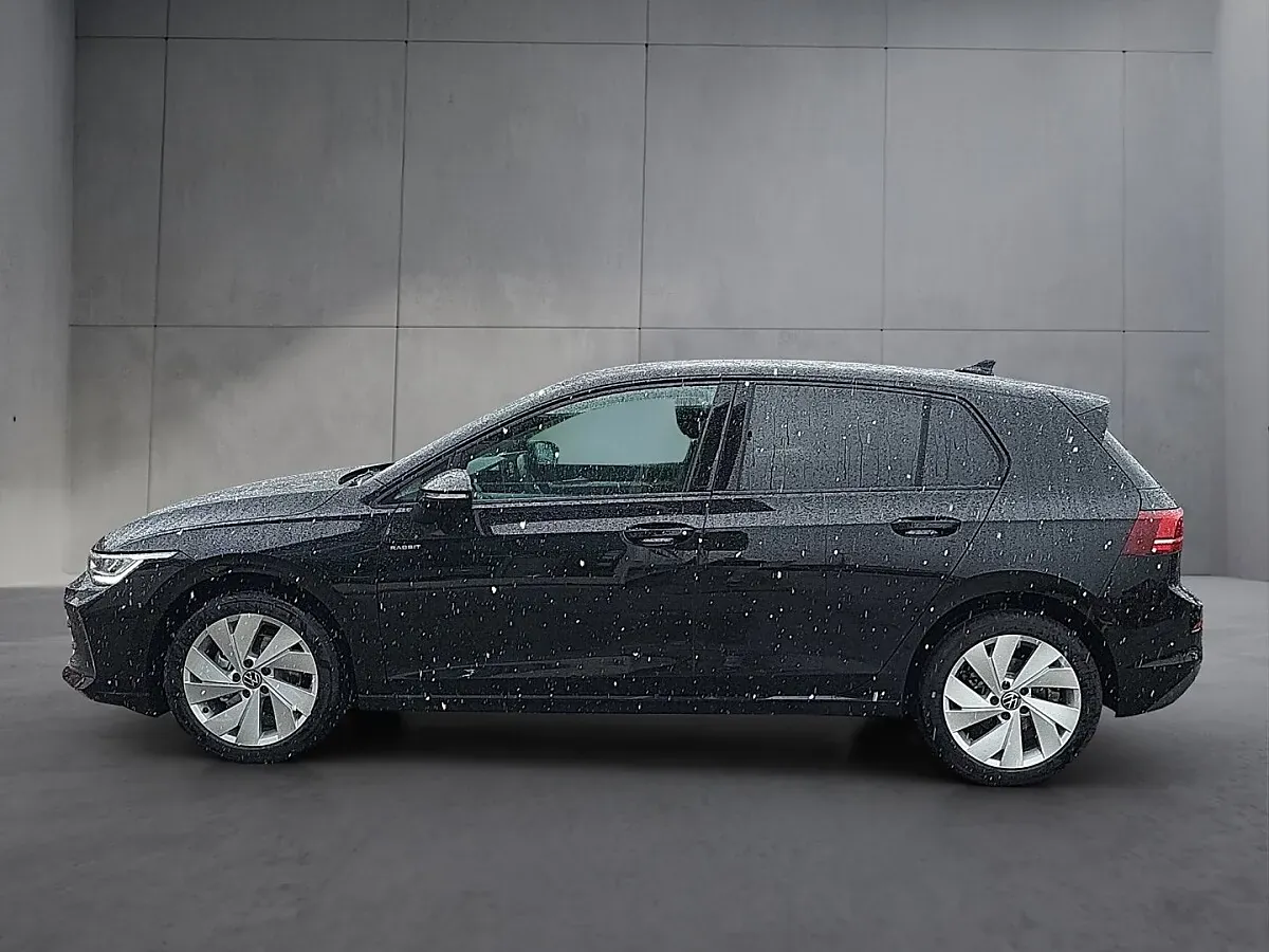 Volkswagen Golf 2026 photo 2
