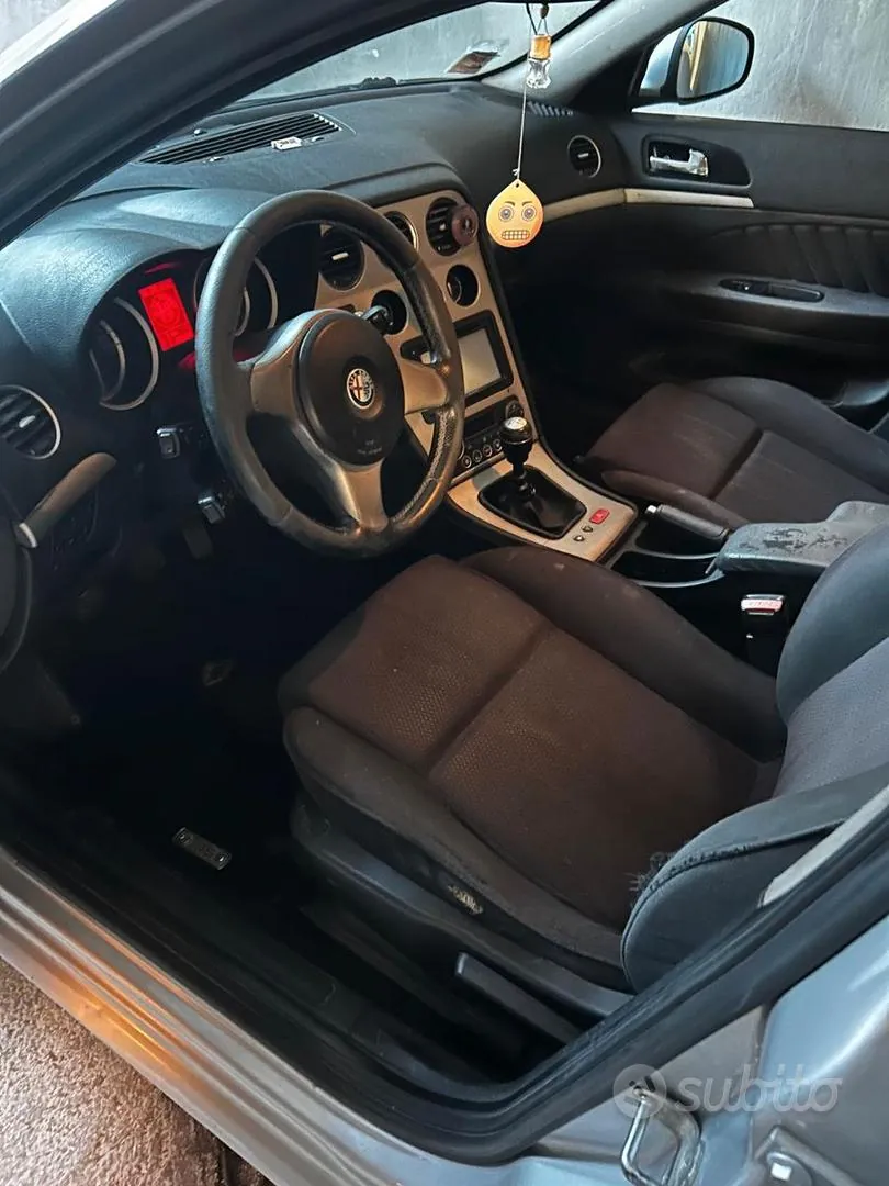 Alfa Romeo 159 2007 photo 2