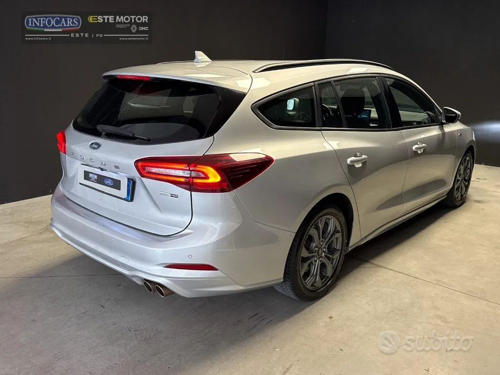 Ford Focus 2023 photo 4