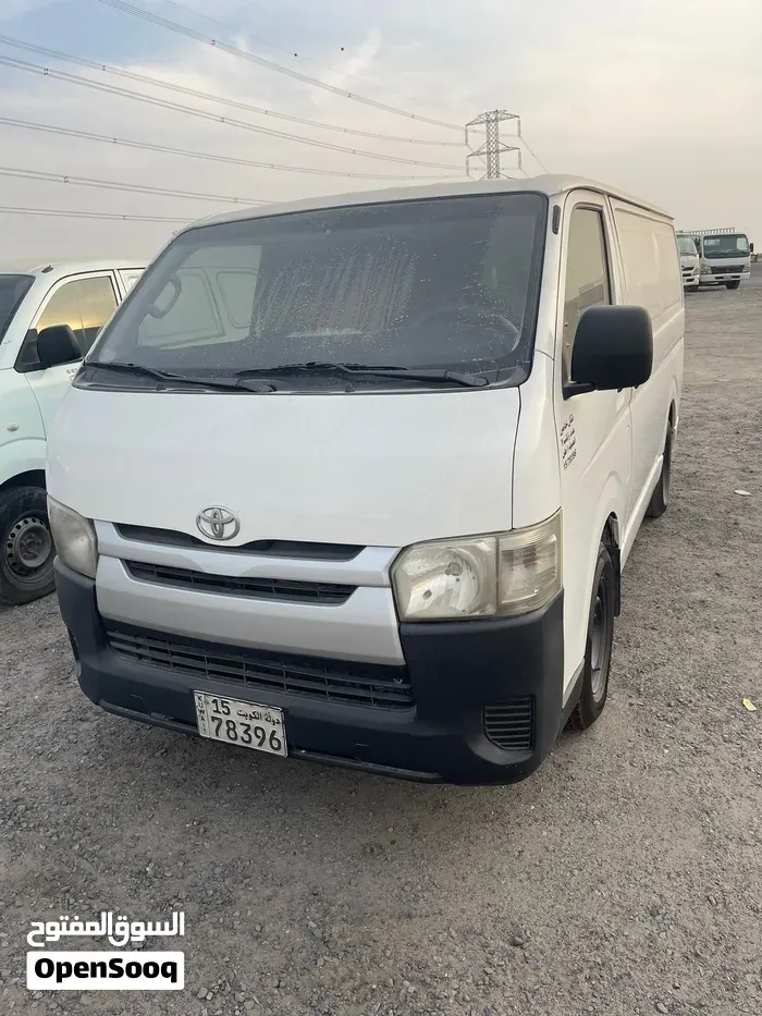 Toyota Hiace 2015 photo 2